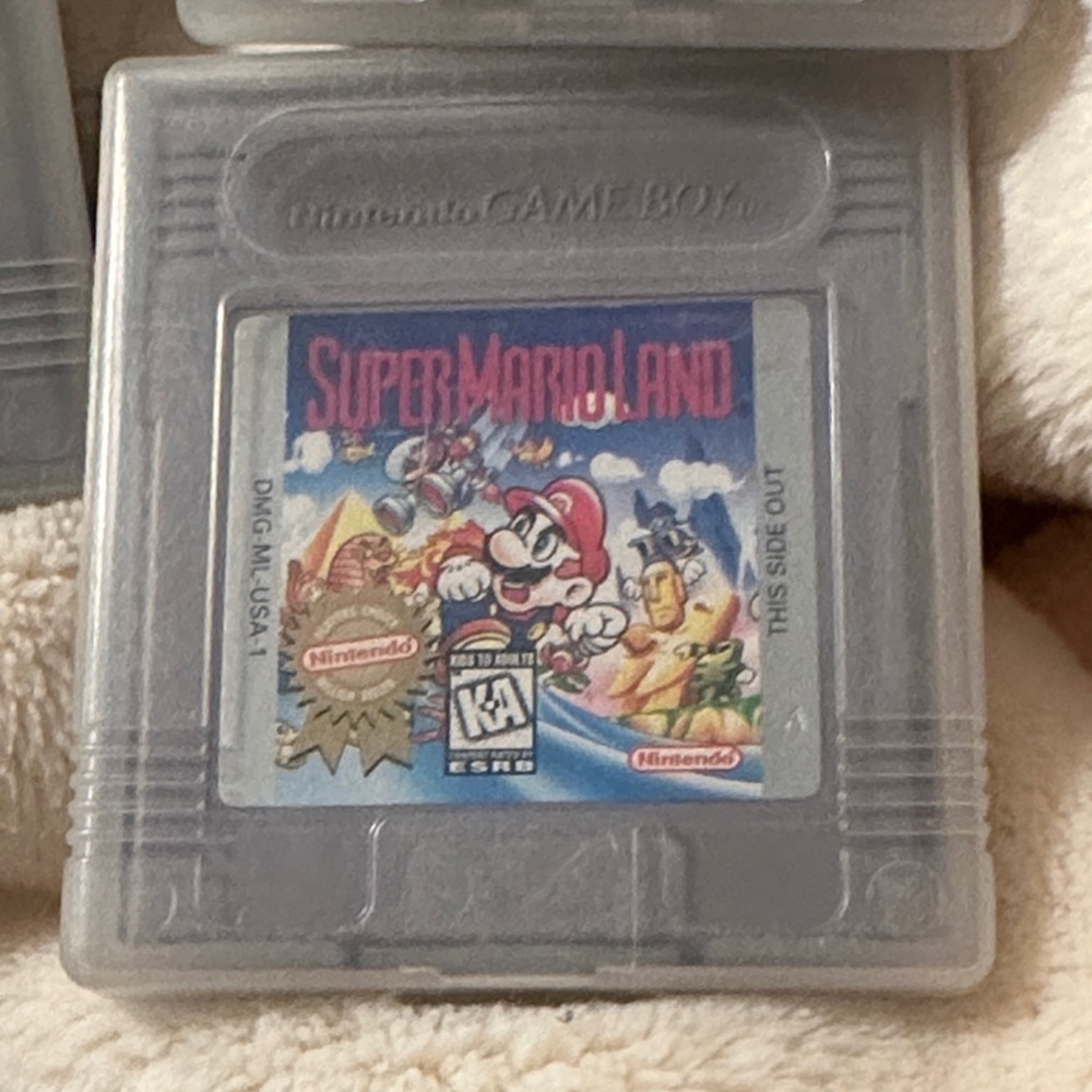 Nintendo Game Boy Cartridge Collection - Gray - Picture 2 of 6